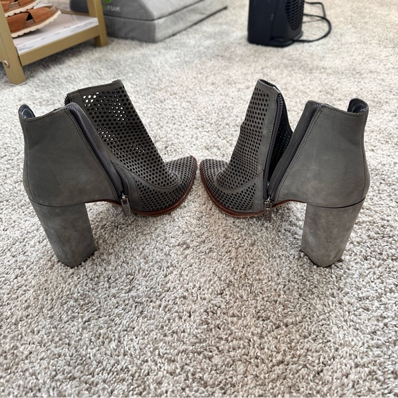 Vince Camuto vented grey heeled booties, size 7.5 - Picture 9 of 9